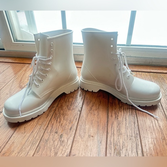 Madden Girl White Combat Boots | 8 | Worn 1x EUC - Picture 16 of 16